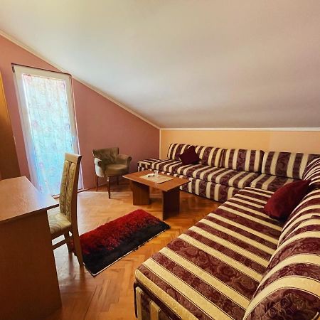 فندق Vila Duricic 300M Od Mora Ðenovići المظهر الخارجي الصورة