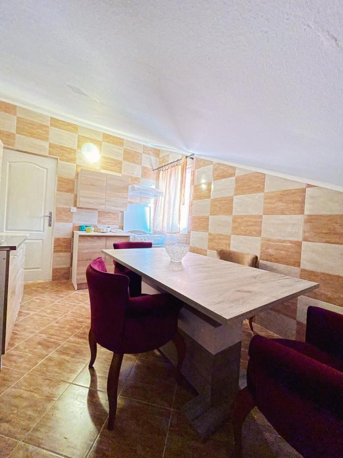 فندق Vila Duricic 300M Od Mora Ðenovići المظهر الخارجي الصورة