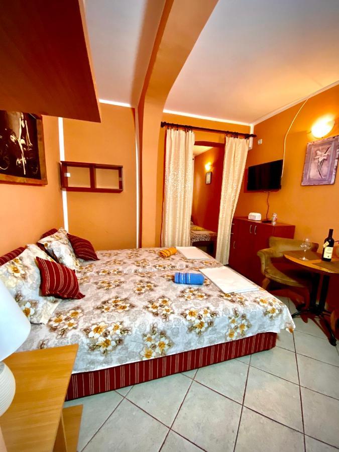 فندق Vila Duricic 300M Od Mora Ðenovići المظهر الخارجي الصورة