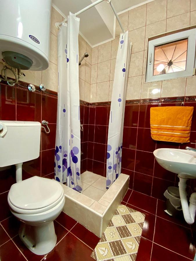 فندق Vila Duricic 300M Od Mora Ðenovići المظهر الخارجي الصورة