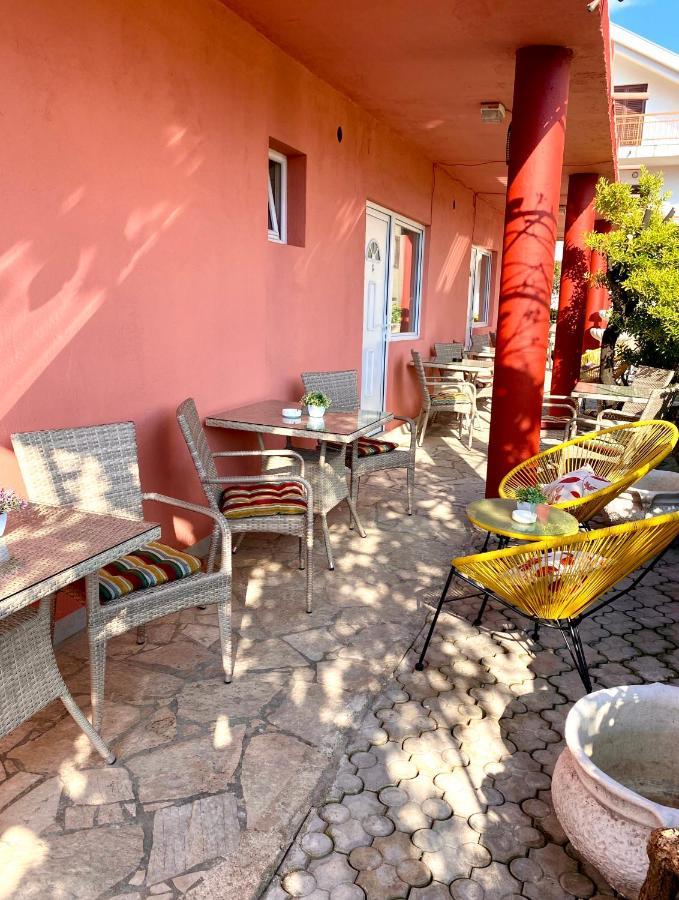 فندق Vila Duricic 300M Od Mora Ðenovići المظهر الخارجي الصورة